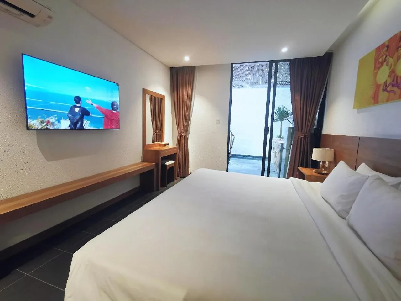 Maple Hotel & Apartment Нячанг